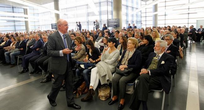 Pedro Luis Uriarte en la Universidad de Deusto presentando su libro. Deusto Business Alumni.